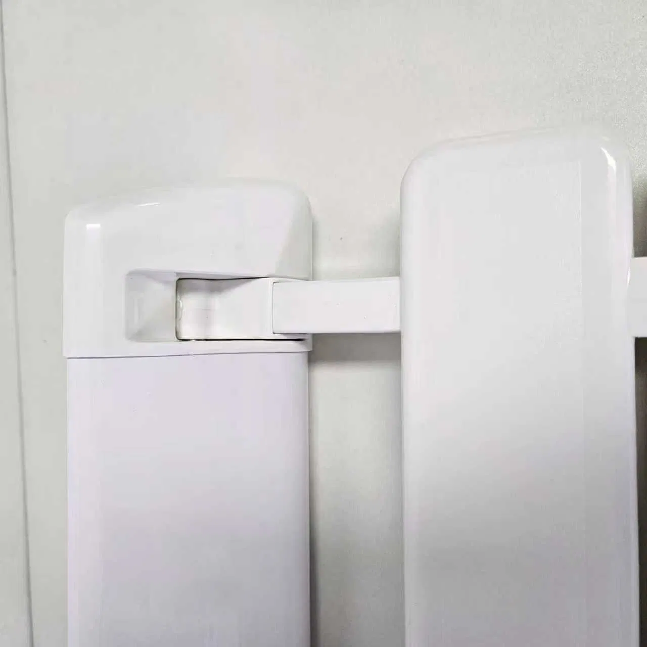 Sturdy Wall-Mounted Bath Seat for Ultimate Safety and Comfort