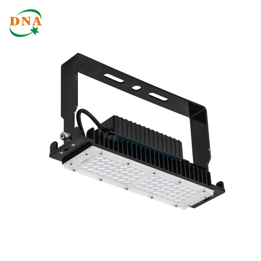 Outdoor Weatherproof Explosion-Proof Diverse Designs off-Grid Power Supply LED Flood Light