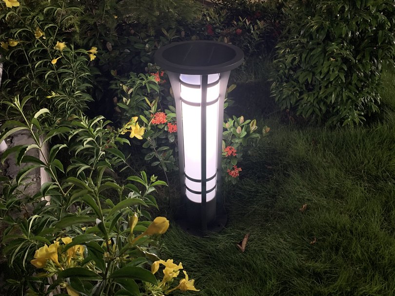 Bright Energy Saving Lamp LED Outdoor 5W Solar LED Garden Bollard Light for Border Driveway Pathway Walkway Lighting
