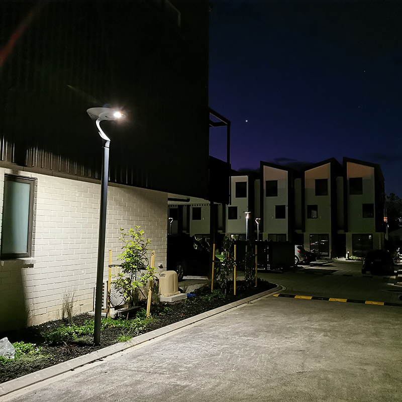 Modern Aluminum IP65 Waterproof Solar Pathway Light Landscape Outdoor Yard LED Solar Garden Bollard Light