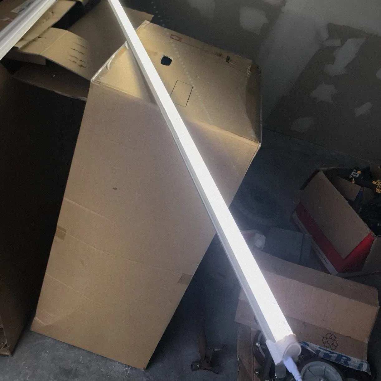 Aluminum Profile 4FT 8FT V Shape Integrated T8 LED Tube Lights All Weather Type for Workshop Garage