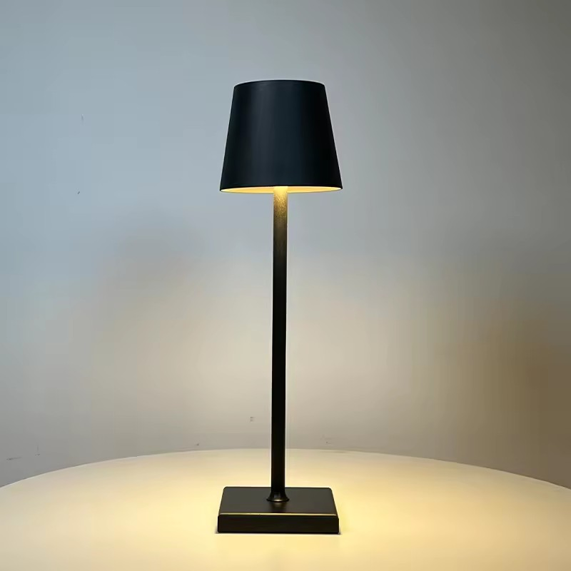 Touch USB Battery Powered Modern Luxury Restaurant Rechargeable LED Table Lamp