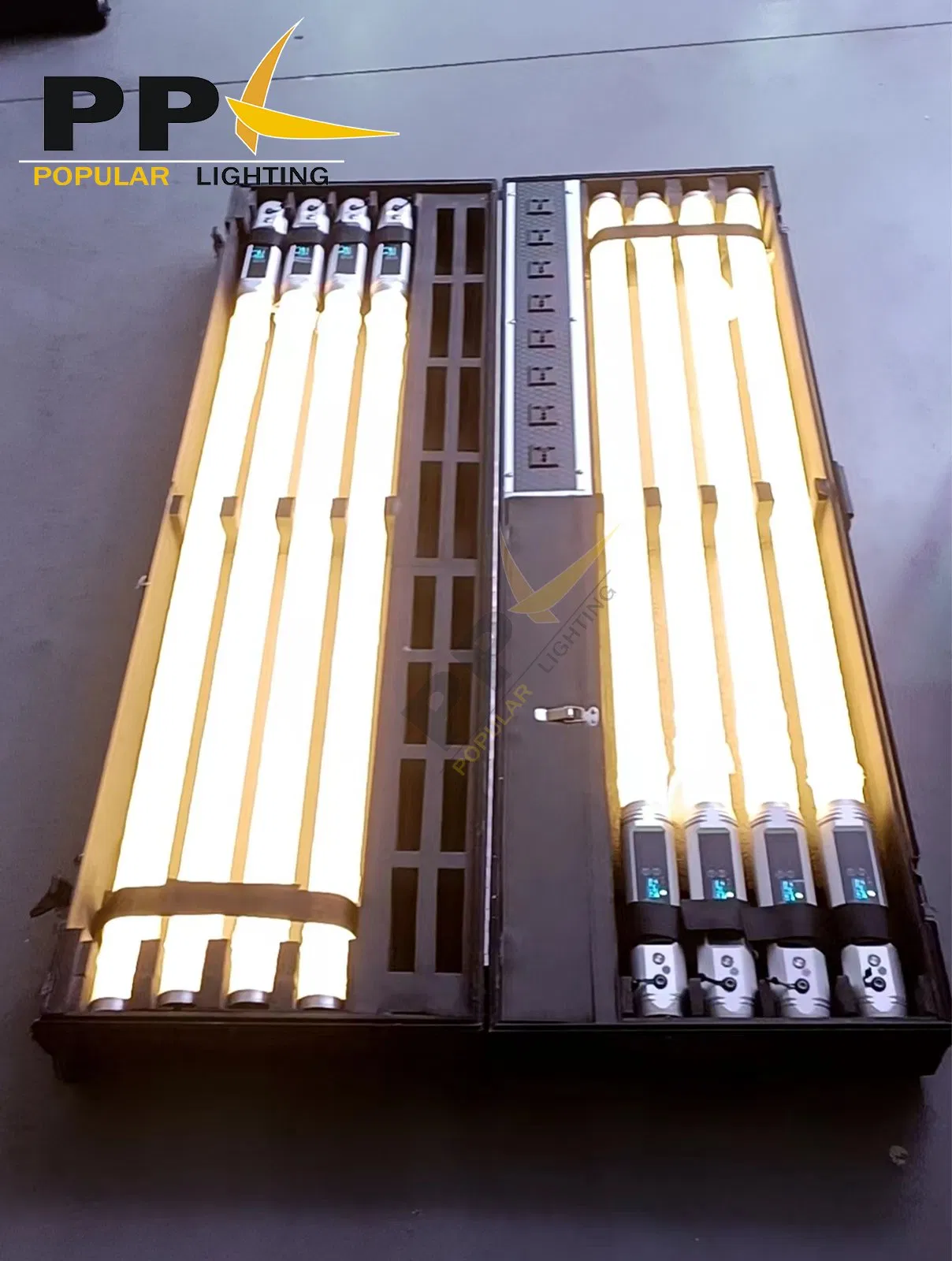 Wireless 360 Degree RGB LED Tube Light Outdoor DMX RGB Battery LED Pixel Tube Light Bar Stage Lights with Flight Case