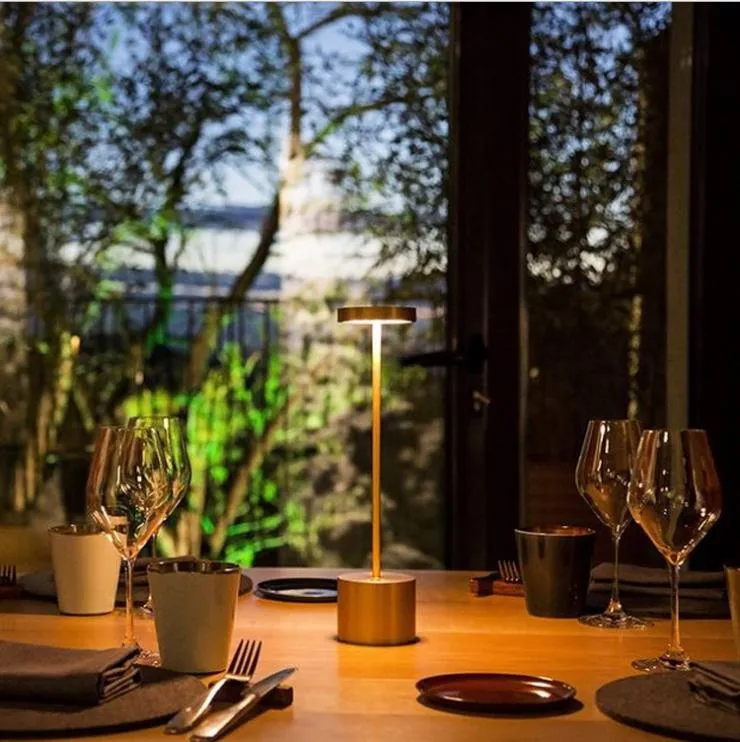 Cordless Lamp Features