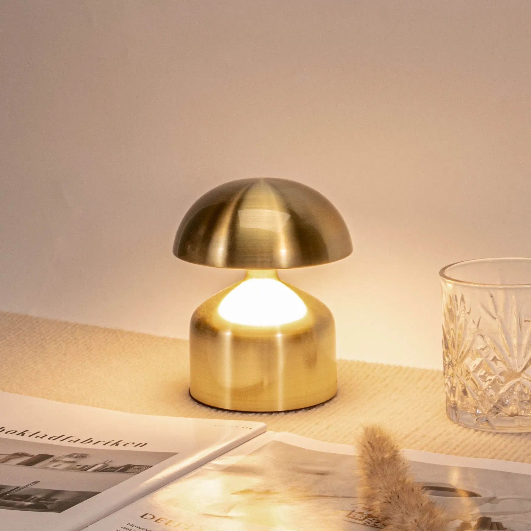 Modern Home Decor LED Table Lamp Black Classic Mushroom Design Rechargeable Features for Desk Work Children's Bedroom Bedside