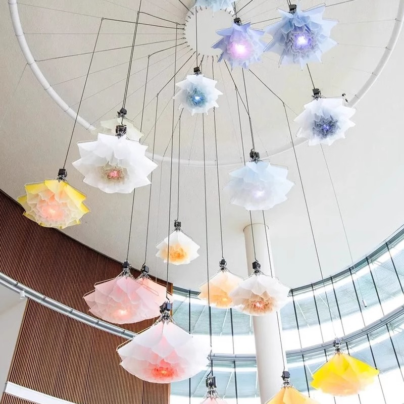 Large Electric Flowers LED Open and Close Lighting Automatically Mechanical Kinetic Lifting Flower Electrical Chandelier