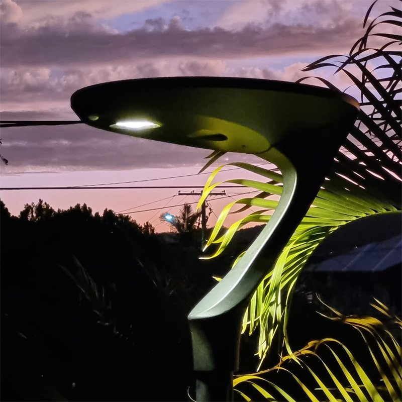 Modern Aluminum IP65 Waterproof Solar Pathway Light Landscape Outdoor Yard LED Solar Garden Bollard Light