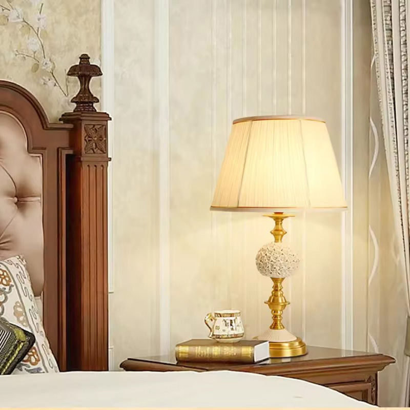 Style Metal Bedroom Nordic Modern Hotel Guest Room Decoration Light LED Table Lamp for Bedroom