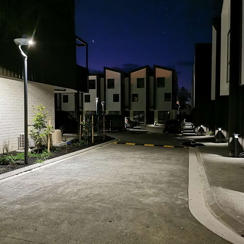 Modern Aluminum IP65 Waterproof Solar Pathway Light Landscape Outdoor Yard LED Solar Garden Bollard Light