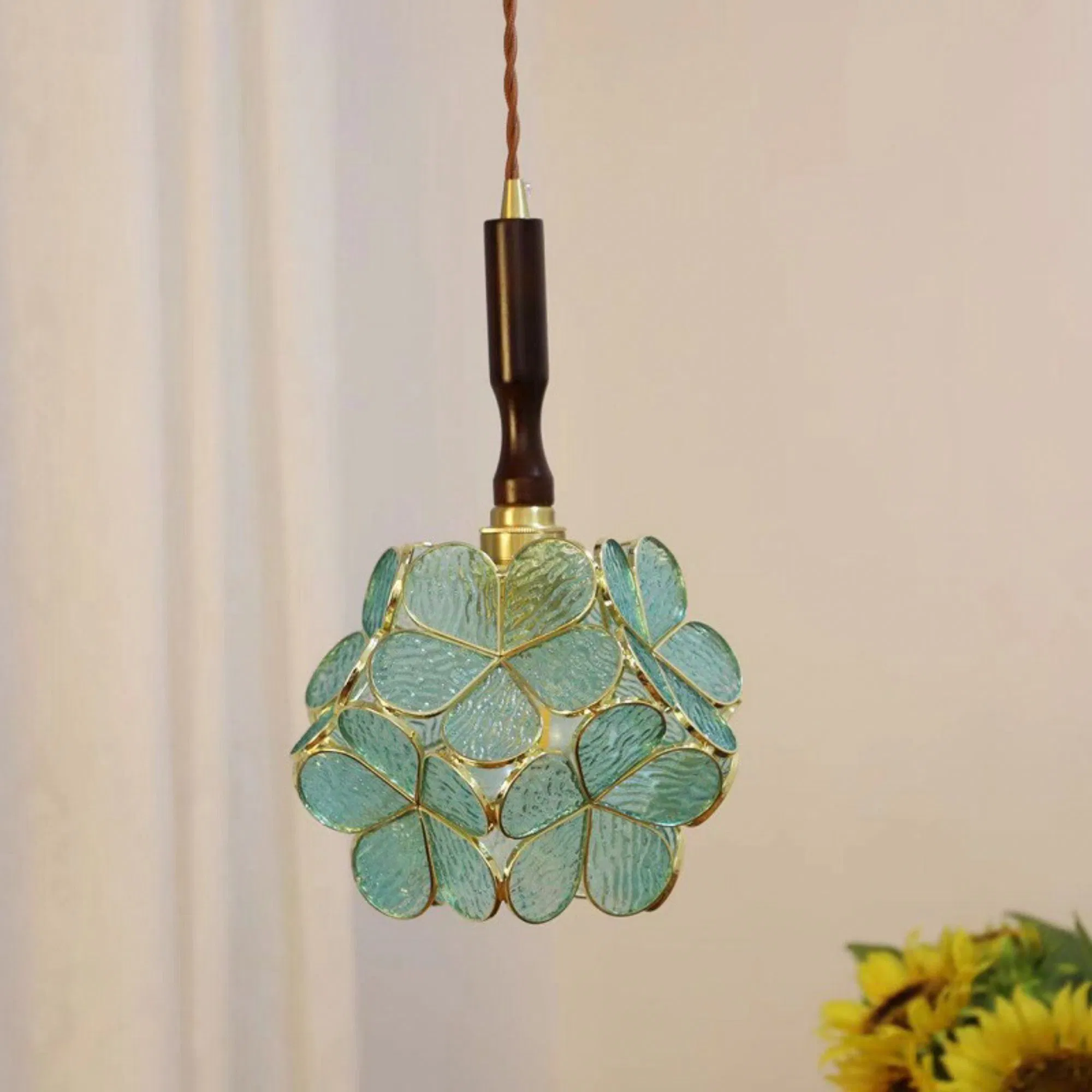 All Copper Glass Petal Pendant Light, Dining Room Café Chandelier, Small Bar Light Luxury Simple Warm Bedroom Bedside Lighting Fixture