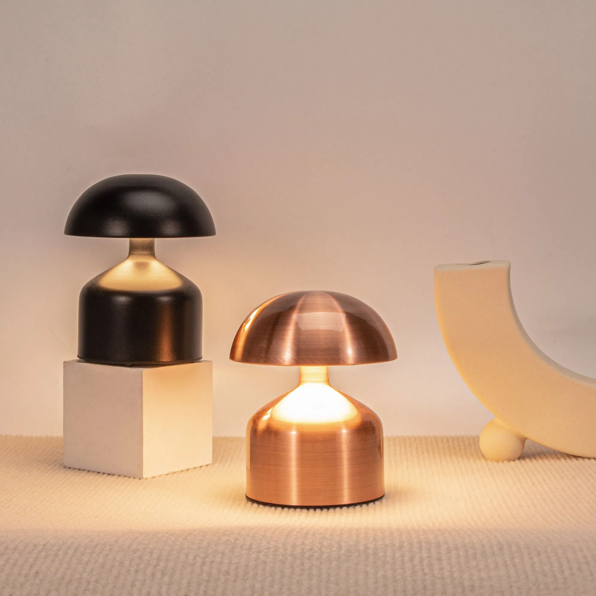 Modern Home Decor LED Table Lamp Black Classic Mushroom Design Rechargeable Features for Desk Work Children's Bedroom Bedside