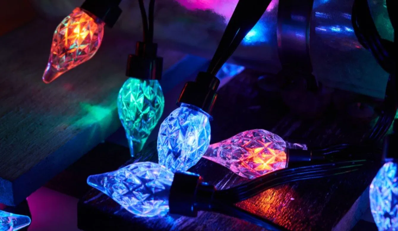 Hot Selling Christmas 5V LED Light String C5 Kinds of Shape Ws2811 Point Light for Outdoor Beach &amp; Atmosphere Decoration