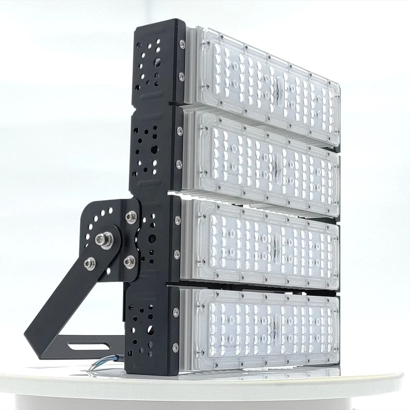 Fast Charge Tool-Free Maintenance Rainproof LED Solar Flood Lights for Roads