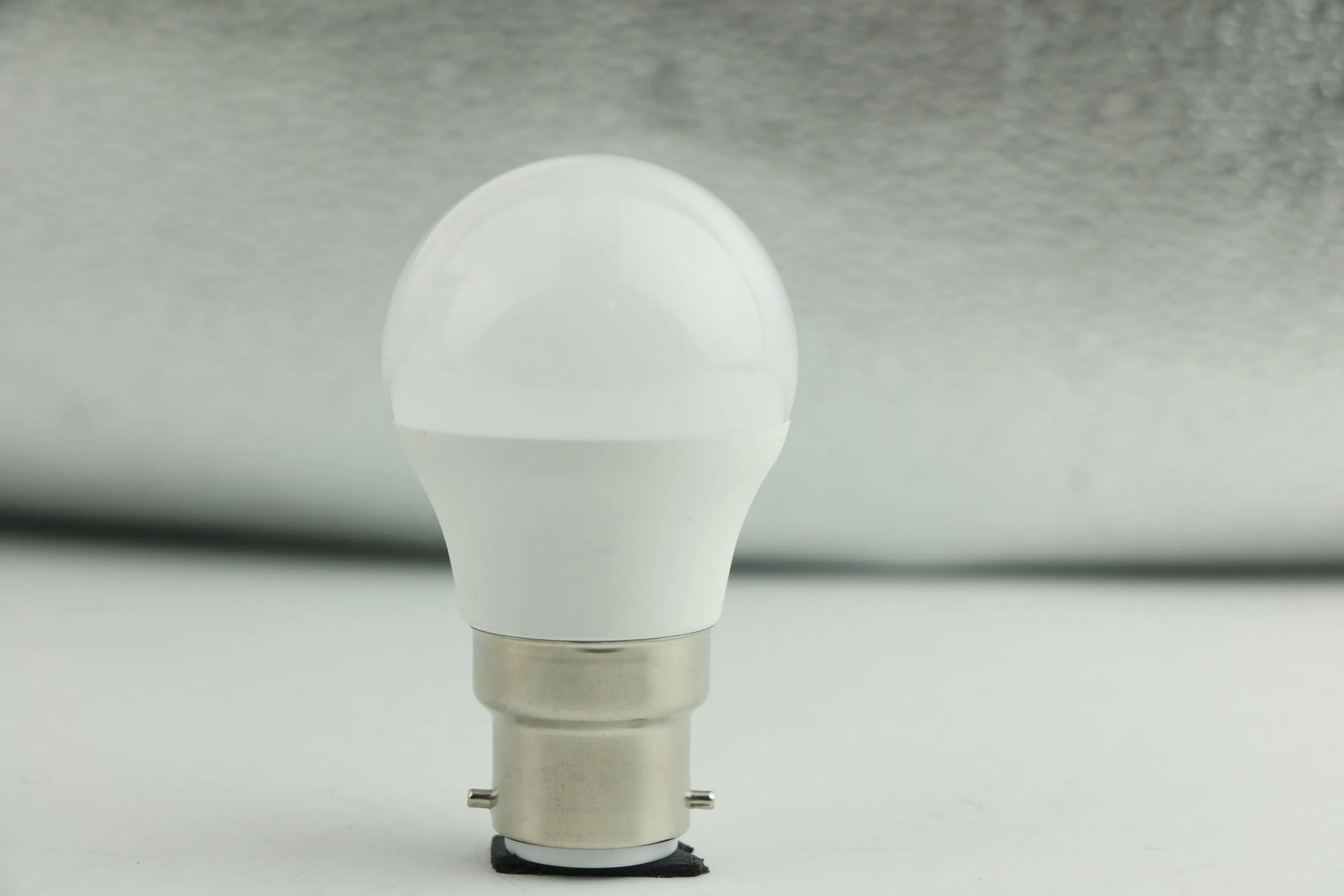 High Lumens CE/RoHS/ERP/EMC2.0 E27/B22 3W/5W/7W/9W/10W Dimmable 2700K G45 Golf LED SMD Bulb