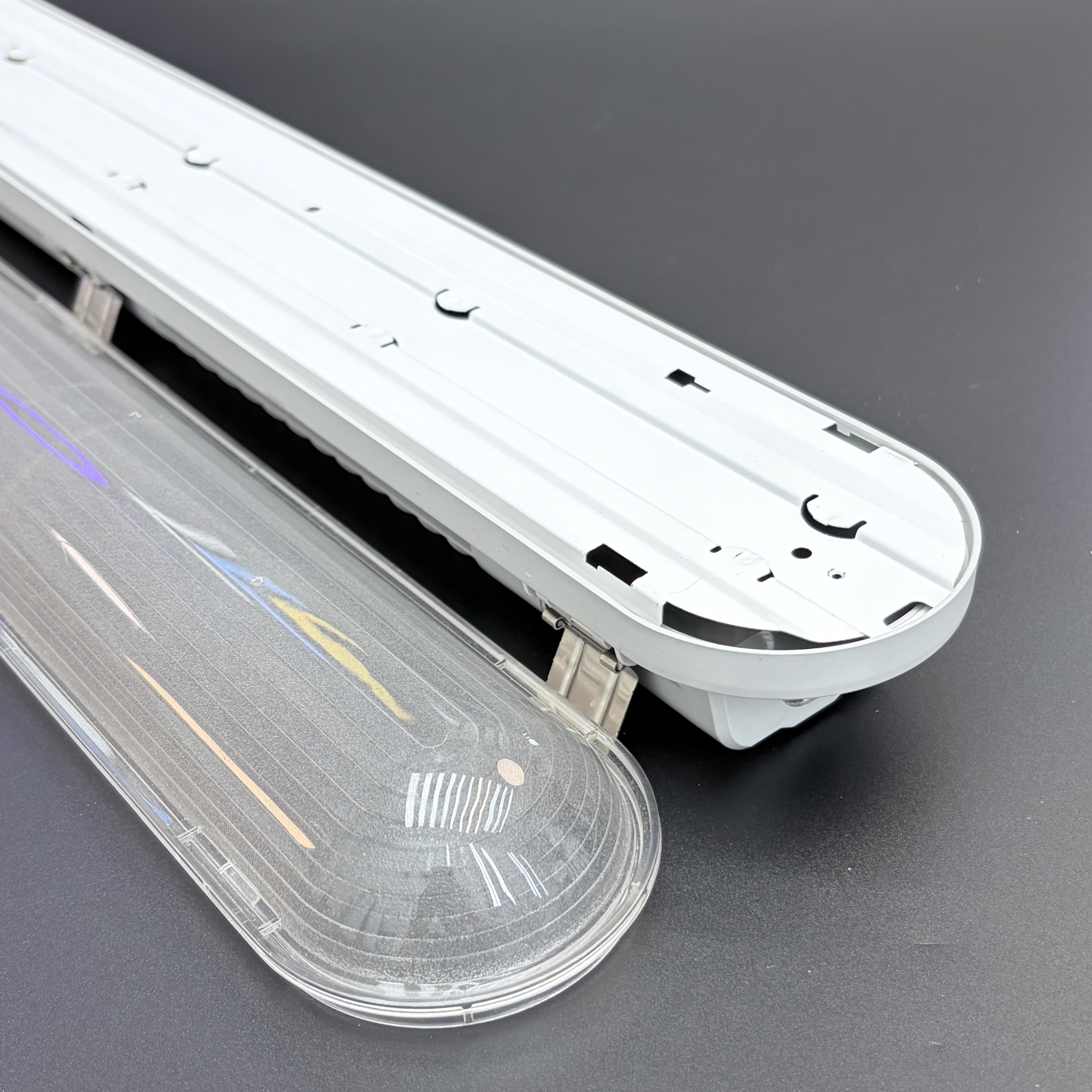 Commercial Industrial LED Tri-proof Light UGR<25 150lm/w 17W/32W/52W Anti Glare IP65 Supermarket Linkable