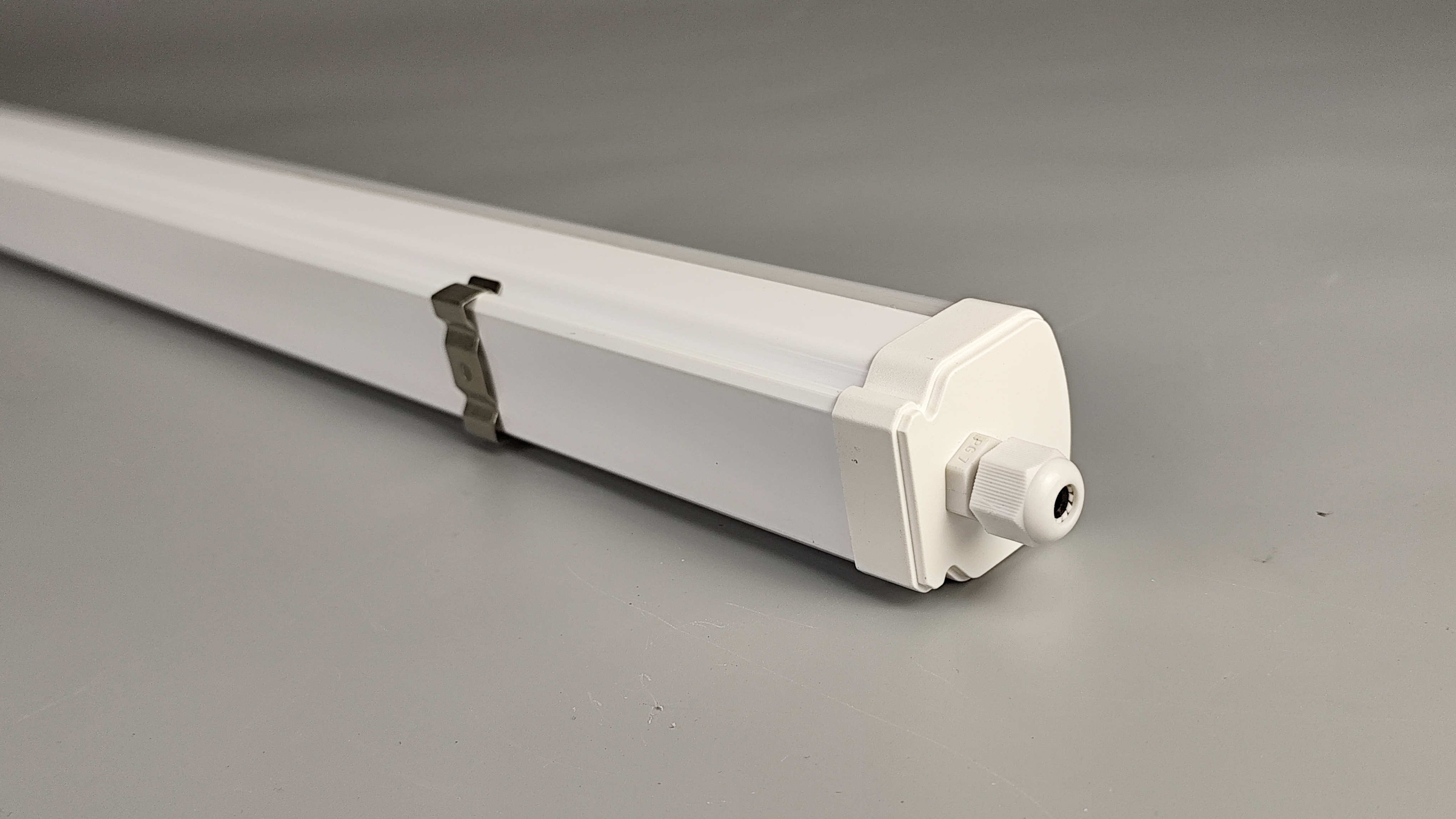 AL + PC Series and Parallel Anti-glare High-brightness High-lumen High-illuminance LED Long Strip Waterproof Tri-proof Lamp