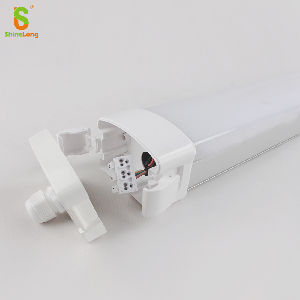 TUV SAA CE RoHS ERP Certified IP66 IK10 Aluminum LED Triproof Light 130lm High Efficacy 50000hrs Lifespan Vapor Tight Light