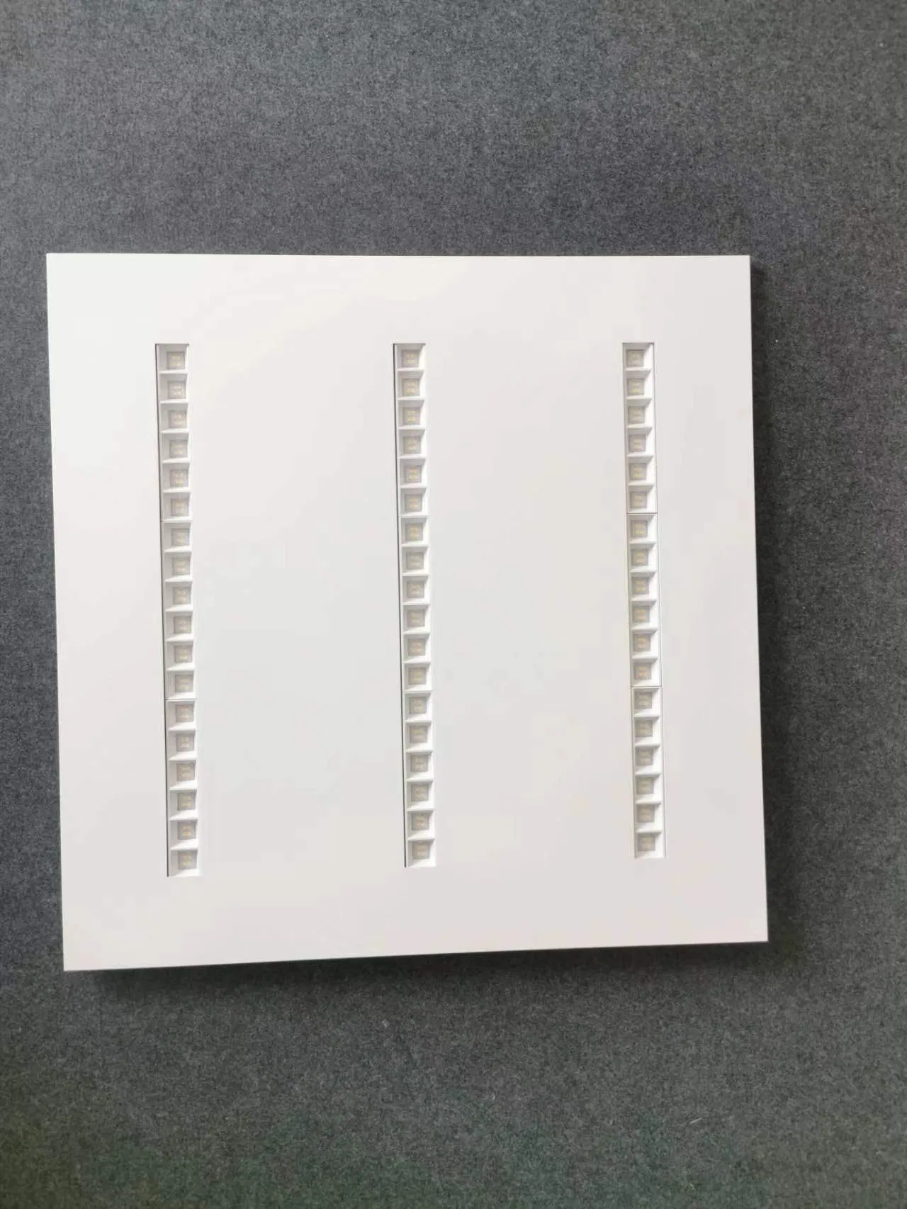 600X600mm 30W Ugr<16 Anti-Glare Office Hotel Restaurant Recessed Modular LED Flat Panel Light