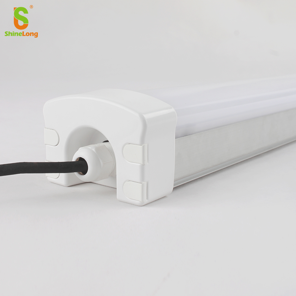 TUV SAA CE RoHS ERP Certified IP66 IK10 Aluminum LED Triproof Light 130lm High Efficacy 50000hrs Lifespan Vapor Tight Light