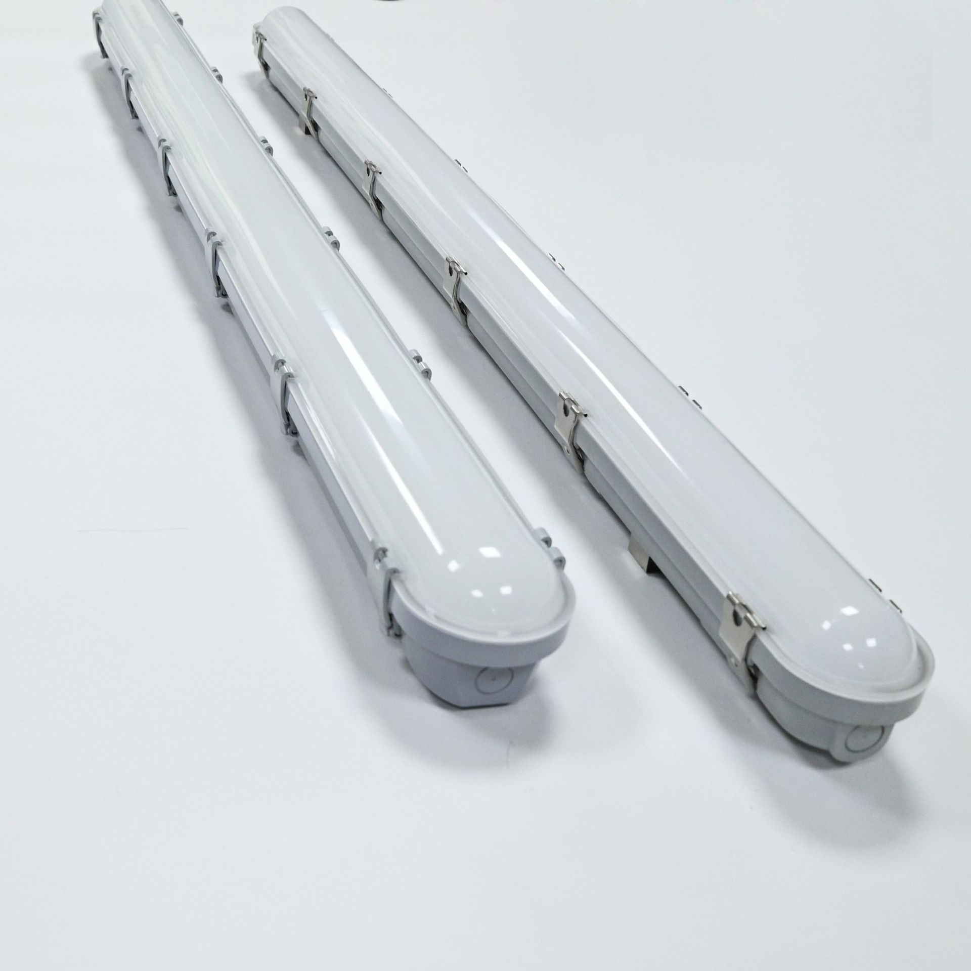 OEM IP65 Waterproof Indoor Outdoor Lighting Vapor Tight Water Proof Linear Fixture Moisture-Proof Lamp Led Tri-Proof Light