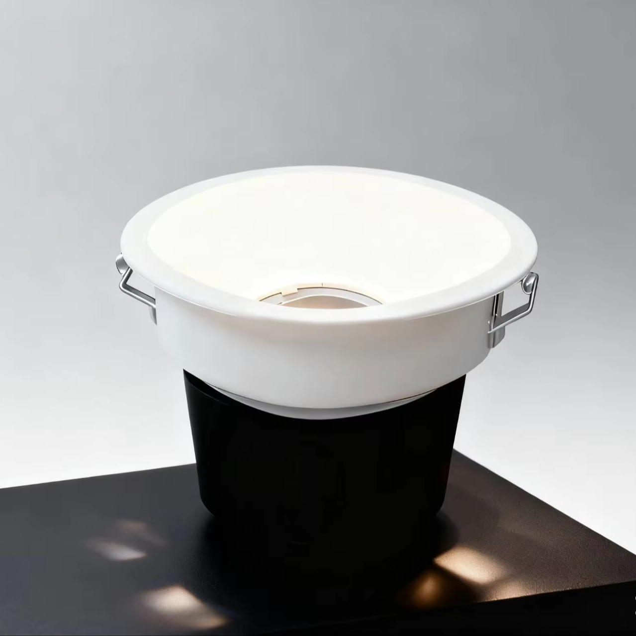 COB LED Indoor Hotel Lighting High Brightness Anti-Glare Aluminum Durable Surface Mounted Recessed Downlight Modern Design IP44