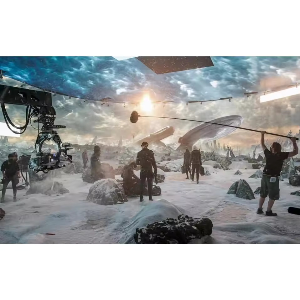 Multi-Panel Creative Design Large LED Wall Curve LED Display P2.6 TV Studio