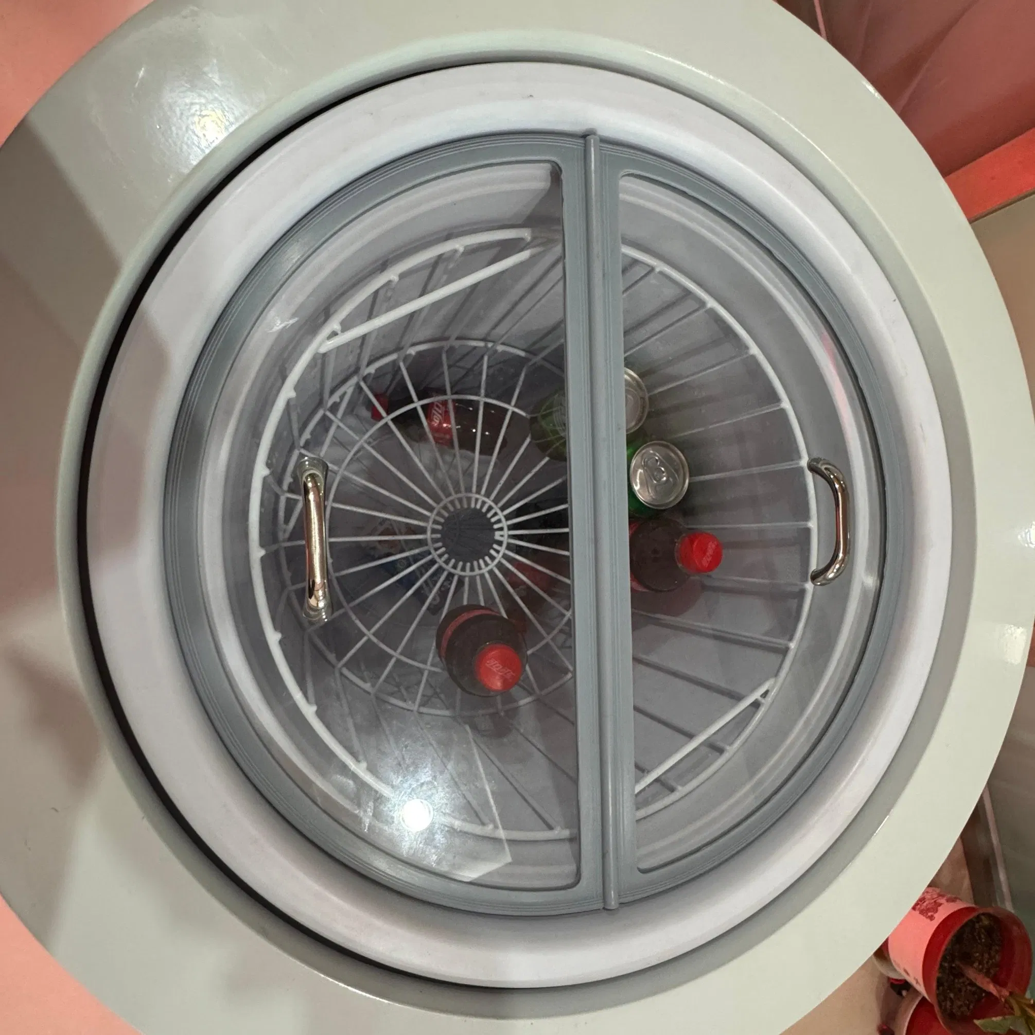 Paneles LED flexibles equipados con refrigerador móvil 50L - P1.86 Pantalla publicitaria de alta definición Gob