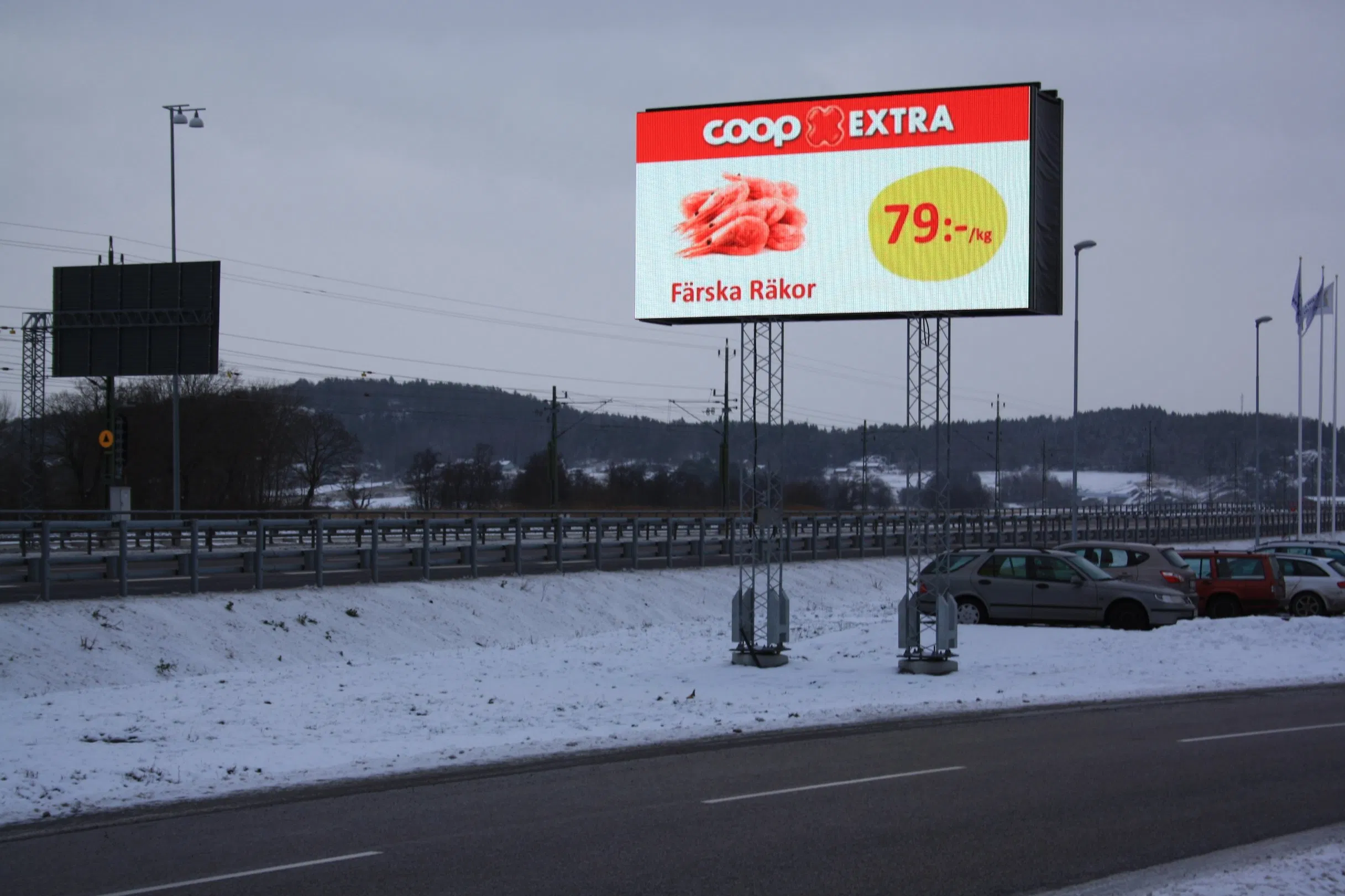 HD Full Color Indoor Outdoor LED Screen Display for Advertising Rental Window LED Display Front Service Back Service Flexible Corner with Good Price