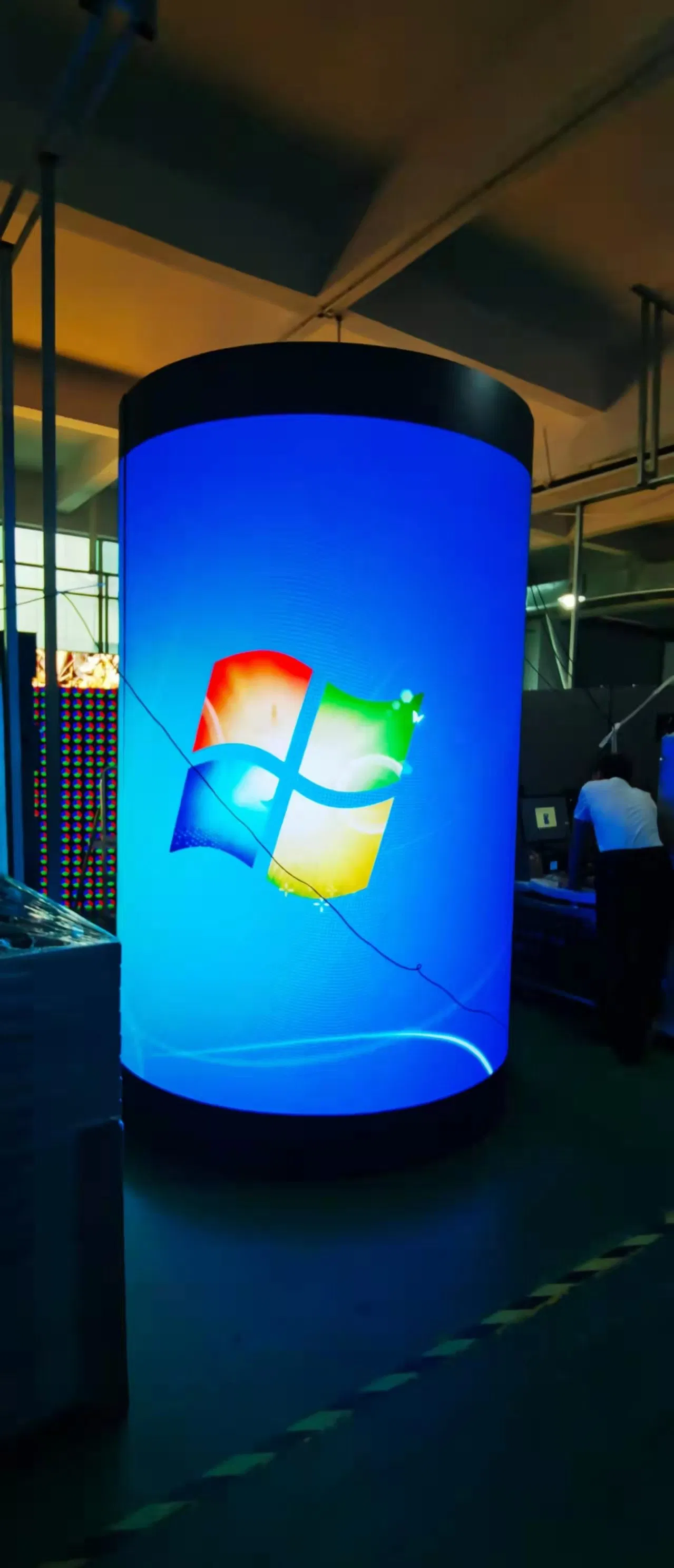 P2.5 Indoor Soft Module Curve LED Display for The Shopping Mall