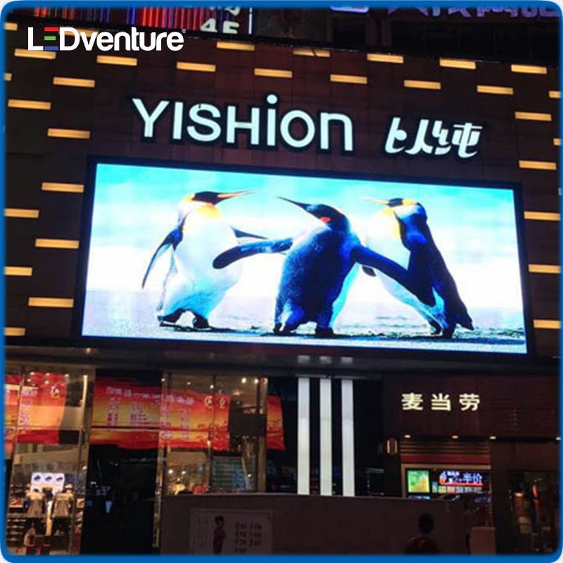 P3.91 Outdoor Advertising Digital Billboard LED Screen Display with 3D Naked Eye