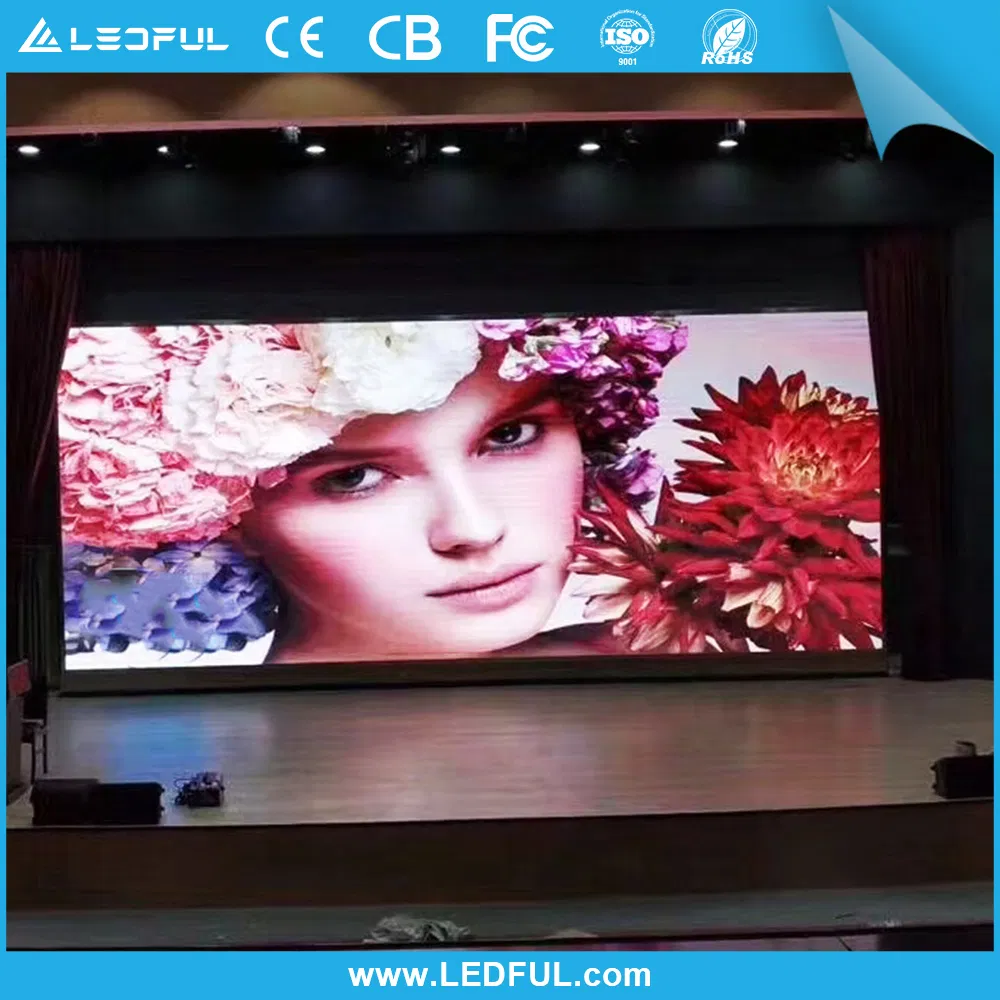 P2.6 LED Screen Video Wall for Store Display with 90 Degree Seamless Pillar Shape