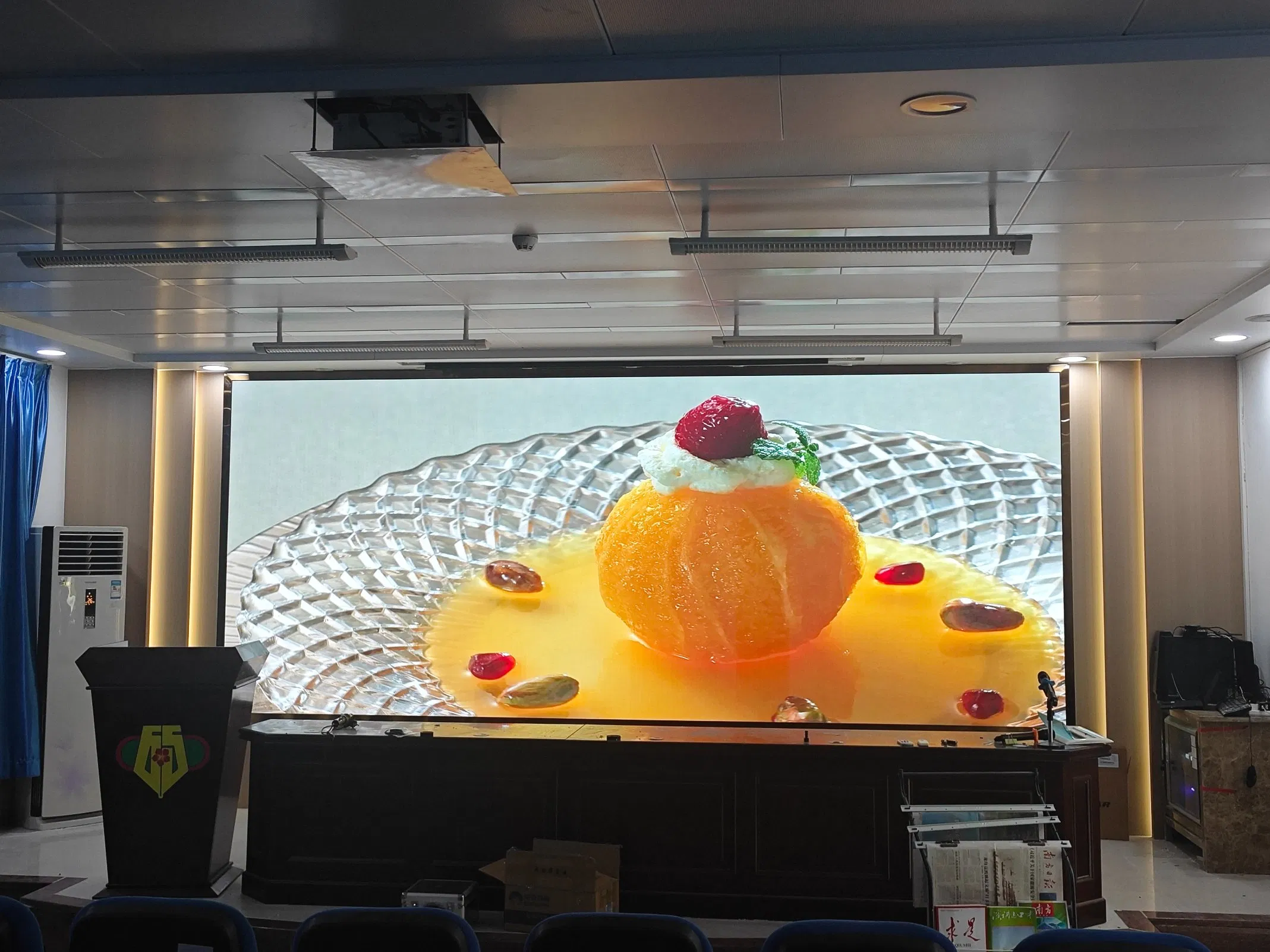 HD Full Color LED Video Wall Display Panel Indoor P2 Flexible LED Screen