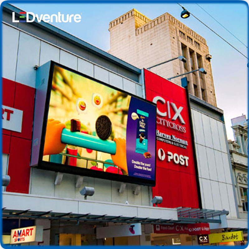 P3.91 Outdoor Advertising Digital Billboard LED Screen Display with 3D Naked Eye