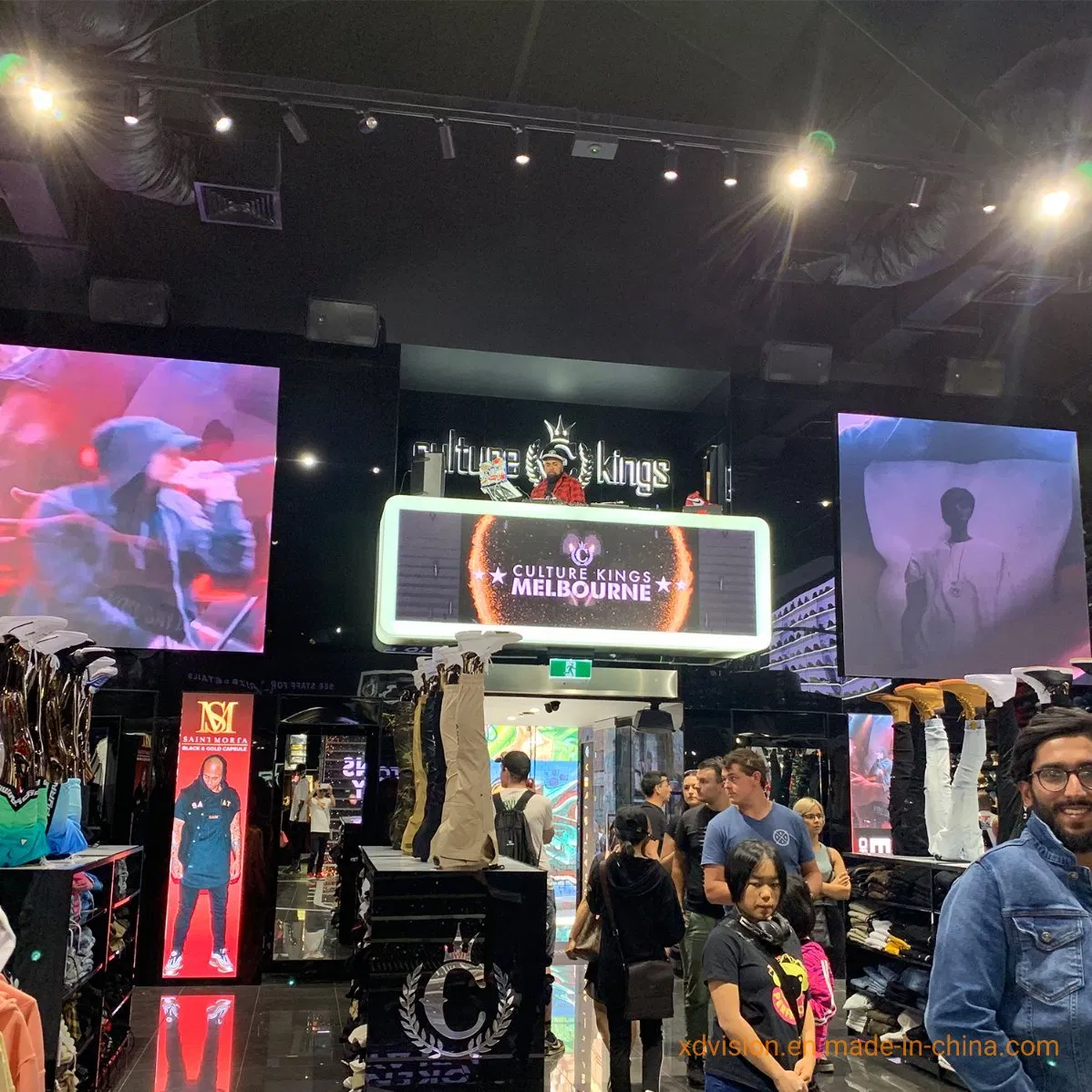 Pantalla de video LED de pared de mosaico a color completo SMD para interiores sin costuras