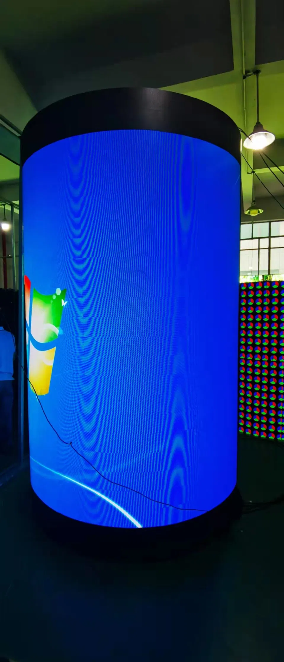 P2.5 Indoor Soft Module Curve LED Display for The Shopping Mall