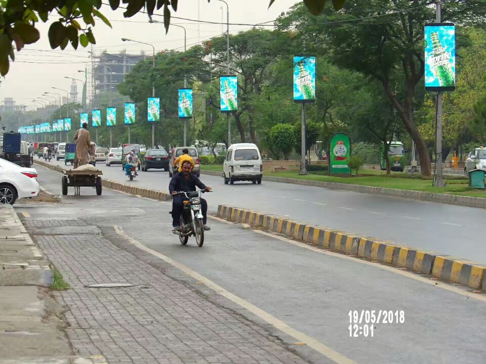 Outdoor Street Pillar Fixed Waterproof P5 LED Video Screen Panel Display