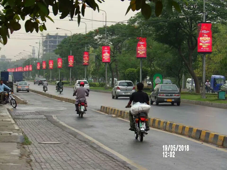 Outdoor Street Pillar Fixed Waterproof P5 LED Video Screen Panel Display