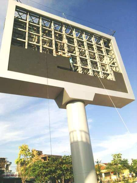 Front Service Commercial Digital Display Board P8 Outdoor LED Display