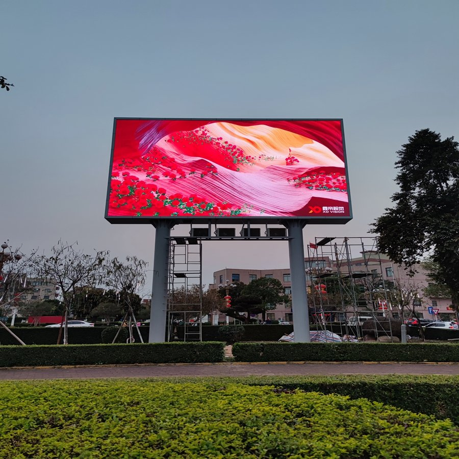 P3 Naked Eye 3D Effect Advertising Digital Signs and Outdoor TV Energy -Saving Display LED Displays