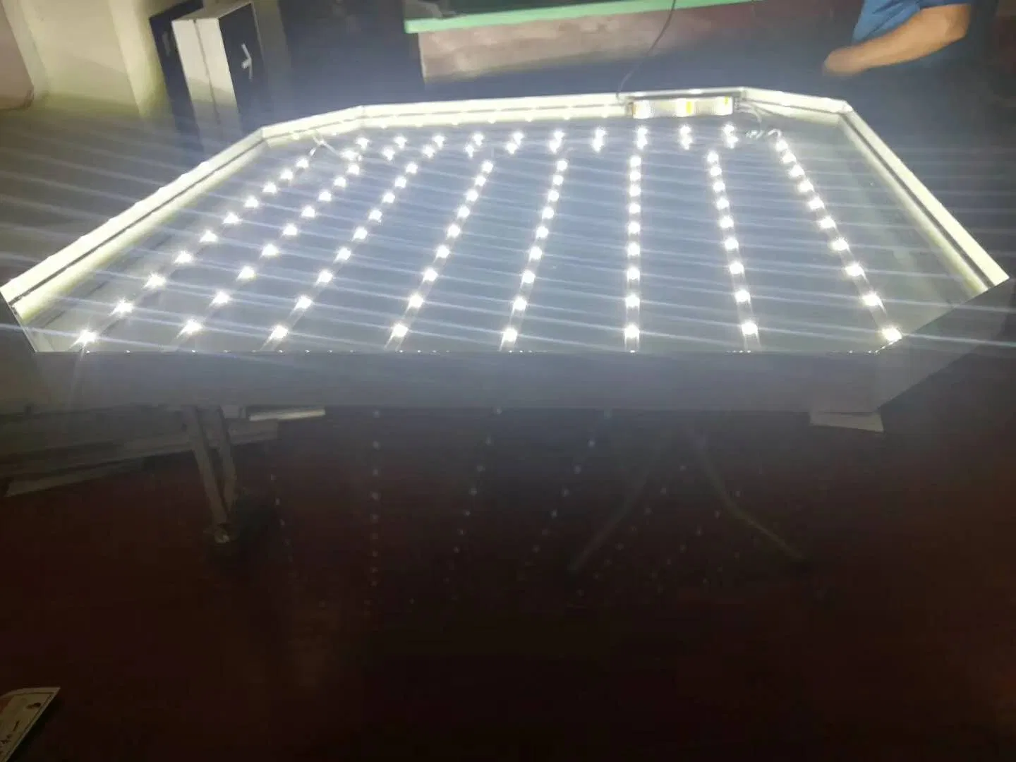 High Brightness Low Voltage LED Strip Lights Cuttable &amp; Customizable for Flexible Installation