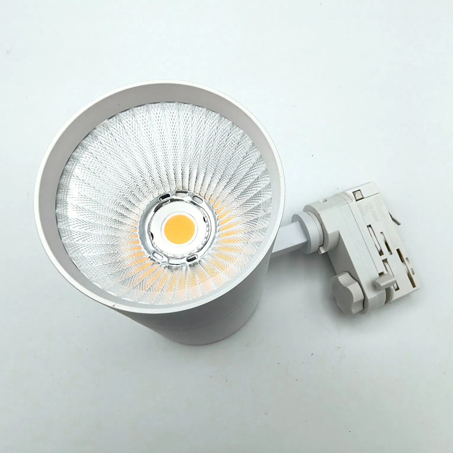 Lighting TUV CE Three Phase Ra95 Tracking Lighting LED Spot Track Light for Exhibition Choes Clothes Store Shop