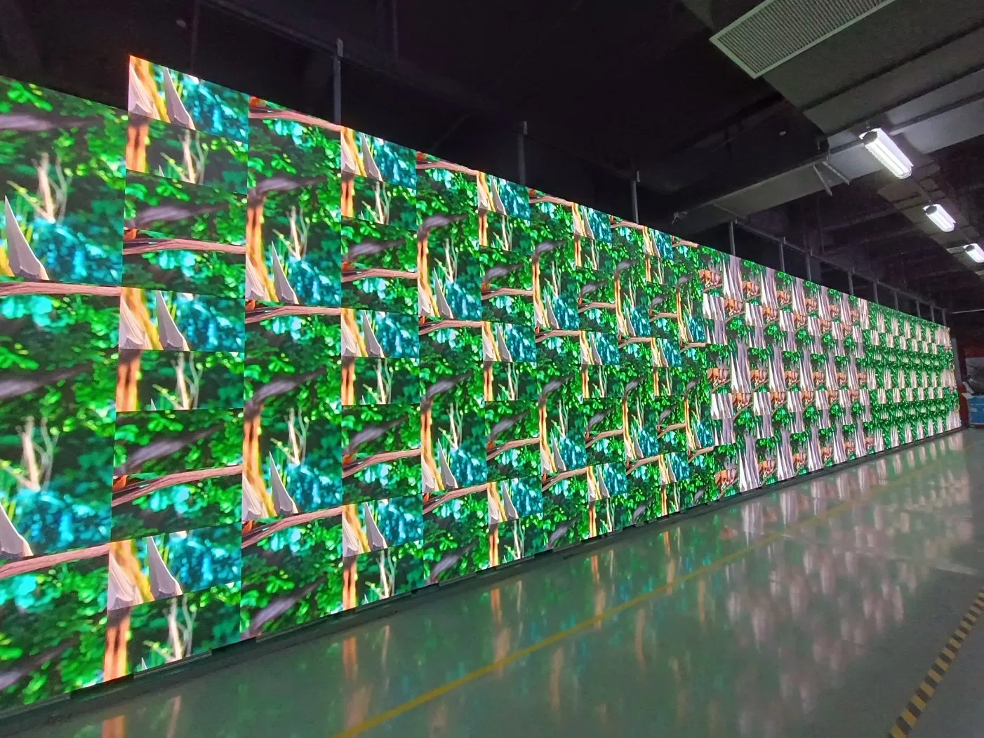 Indoor P1.2 Small Pixel Pitch Indoor COB LED Screen LED Advertising Display