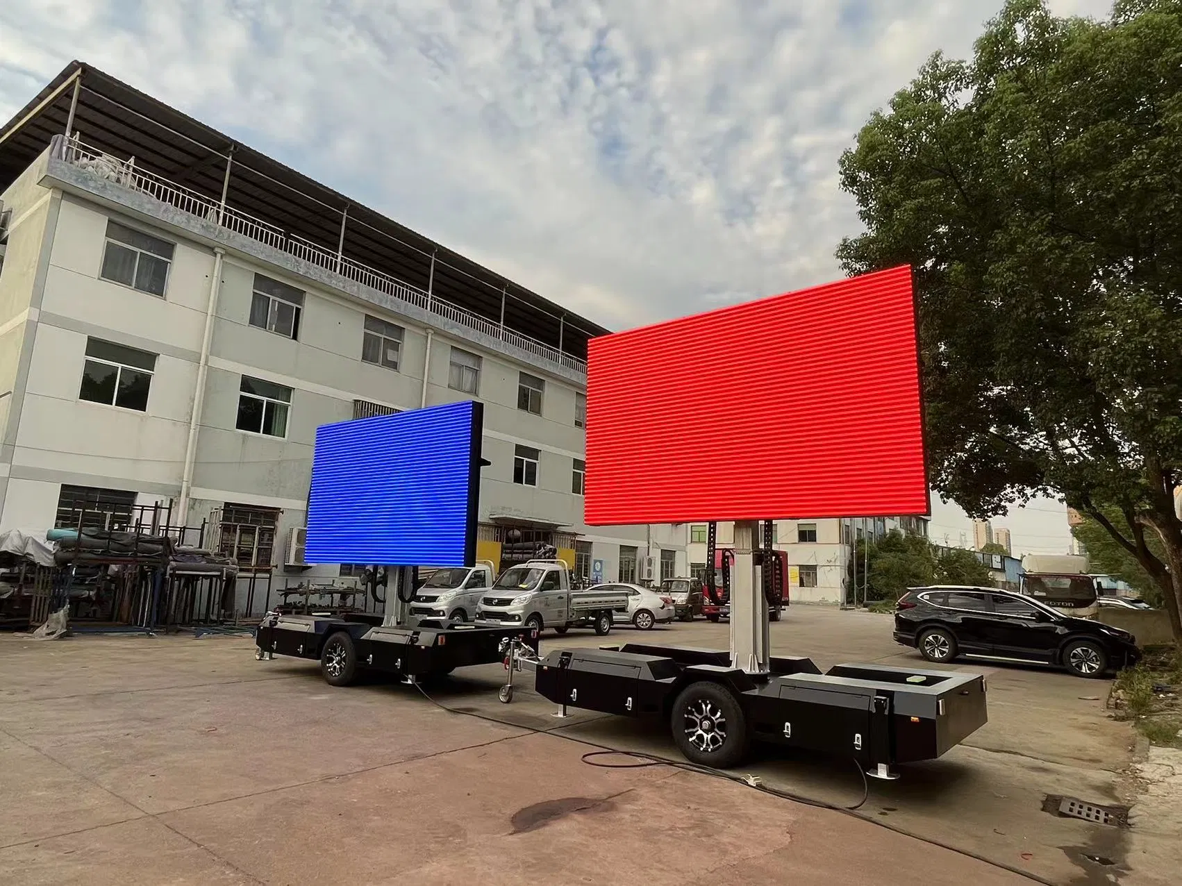 P8 Solar Mobile LED Truck Car Automatic Advertising LED Display