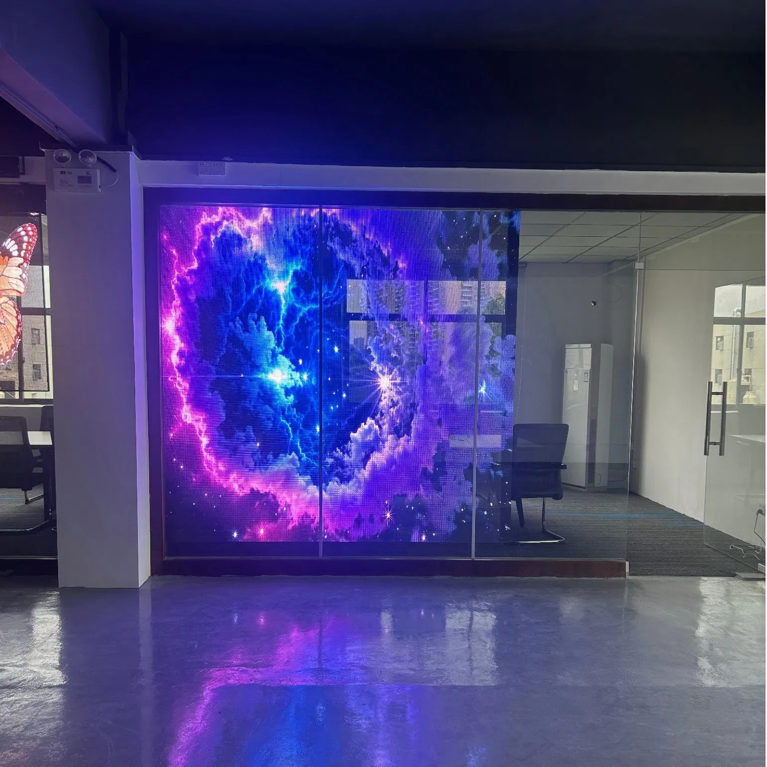 Shopping Mall Holographic Transparent 3D LED Digital Display Screen for Indoor Advertising