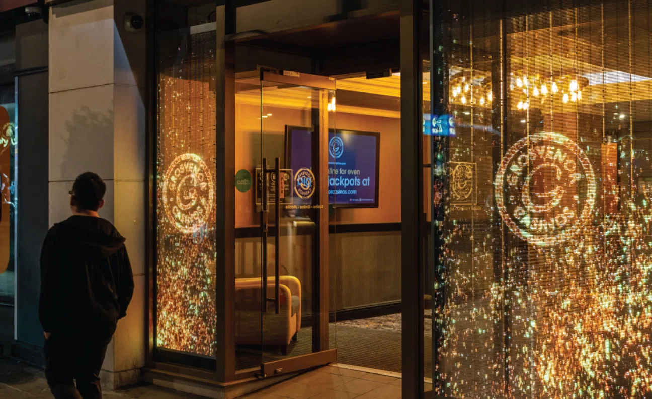 Curtain Window Transparent P3.91-P7.81 LED Screen Indoor Transparent LED Display