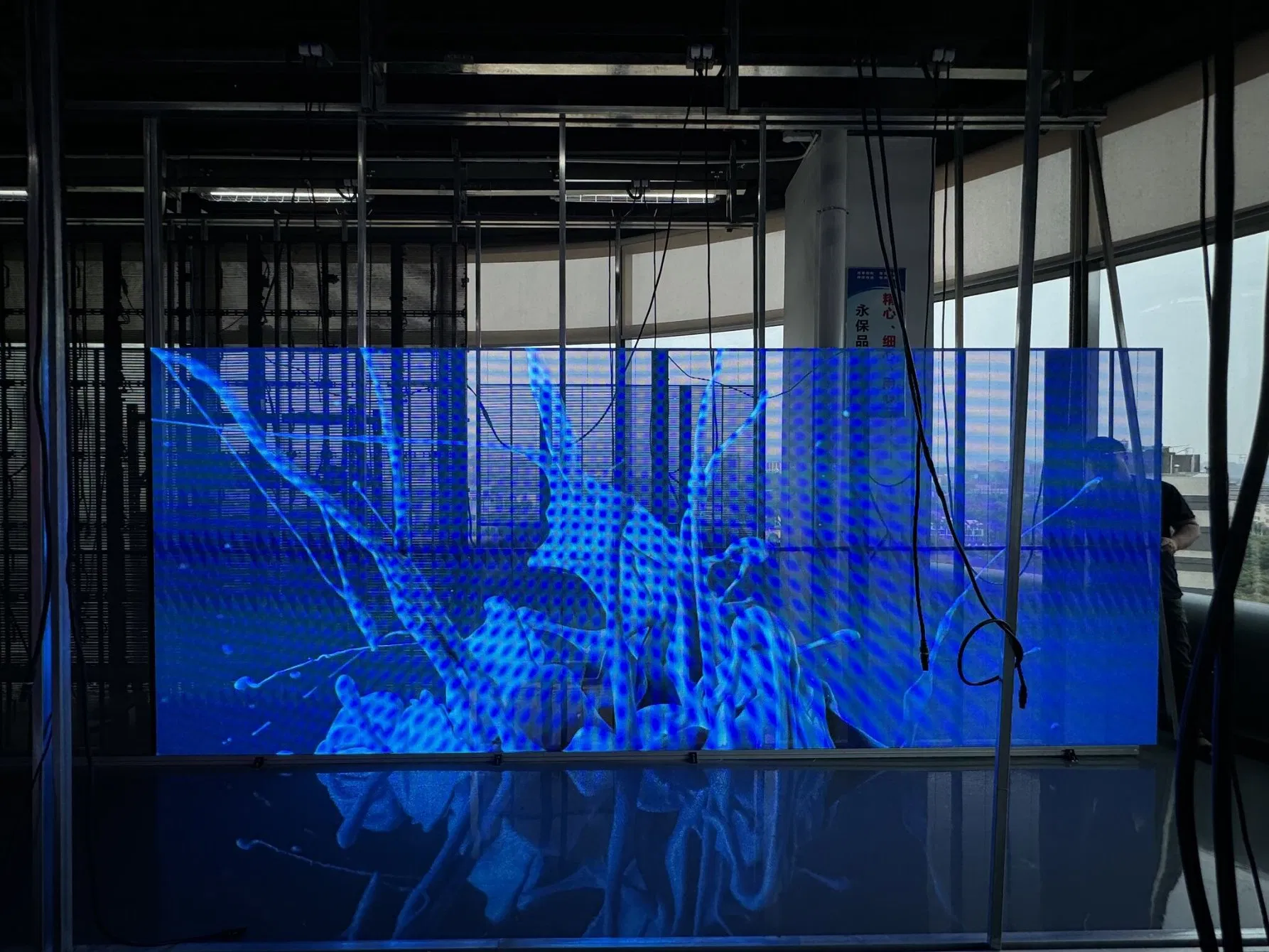 Chinese High Definition P2.6-5.2 P2.8-5.6 P3.125 P3.91-7.82 P7.82-7.82 3840Hz Indoor Adhesive Advertising LED Video Wall Film Transparent Display Screen