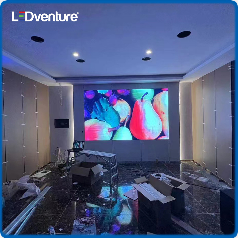 2024 Latest Indoor Outdoor LED Displays Boards Screen for Supermarket Shelf Gas Station Price Board TV Mobile Video Background Wall Advertising Billboard