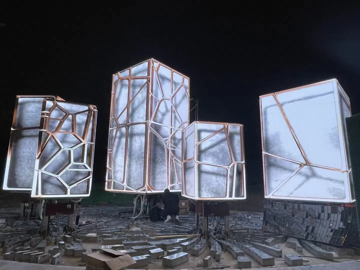 Indoor Small Pitch LED Display with Very High Resolution and High Performance for Digital Signage and Commercial Displays, etc.