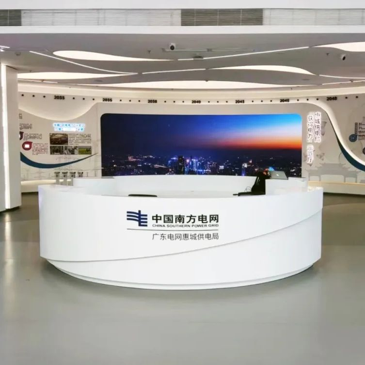 Indoor Small Pitch LED Display with Very High Resolution and High Performance for Digital Signage and Commercial Displays, etc.