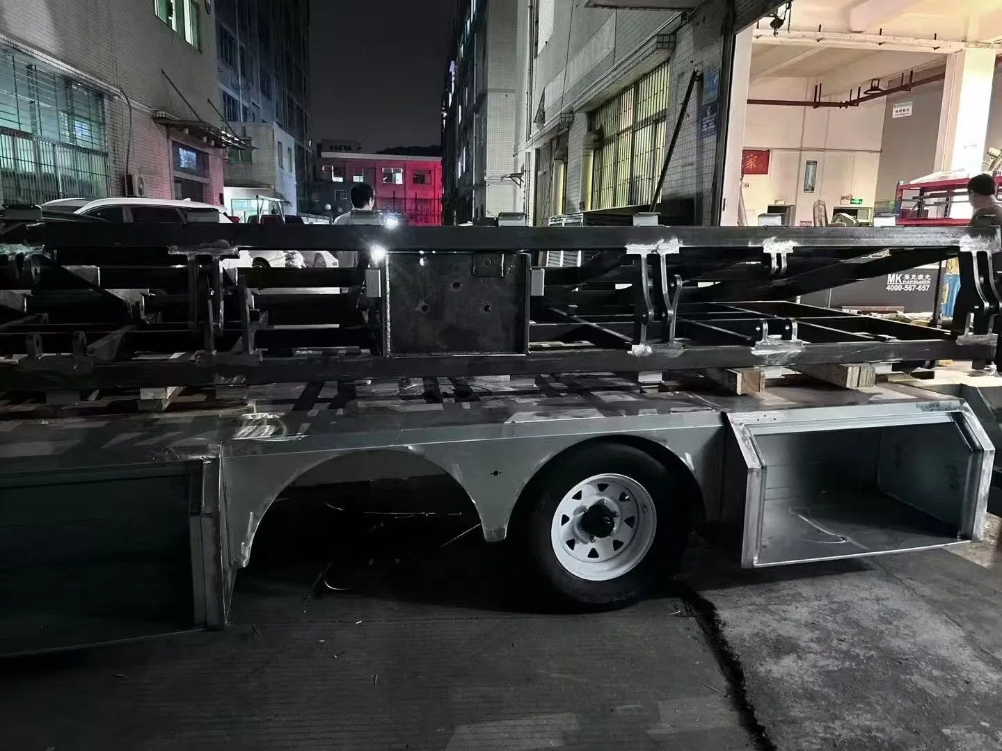 Full Color Outdoor Advertising Rental Curved Digital Mobile Flexible SMD Poster Window TV LED Display Screen with P1.8 P2.5 P3 P4 P5 P6 P10 Price